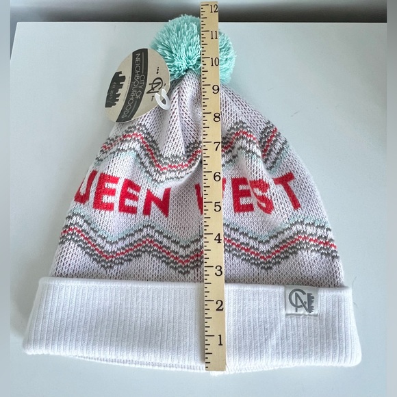 Retro Ski-doo Style Knit Beanie Hat Toque QUEEN WEST Adult Size Unisex - Picture 9 of 11